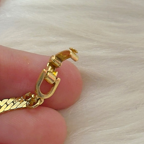 LOW START - CHRISTIAN DIOR GOLD TONE BRACELET- 7” long - Picture 12 of 12